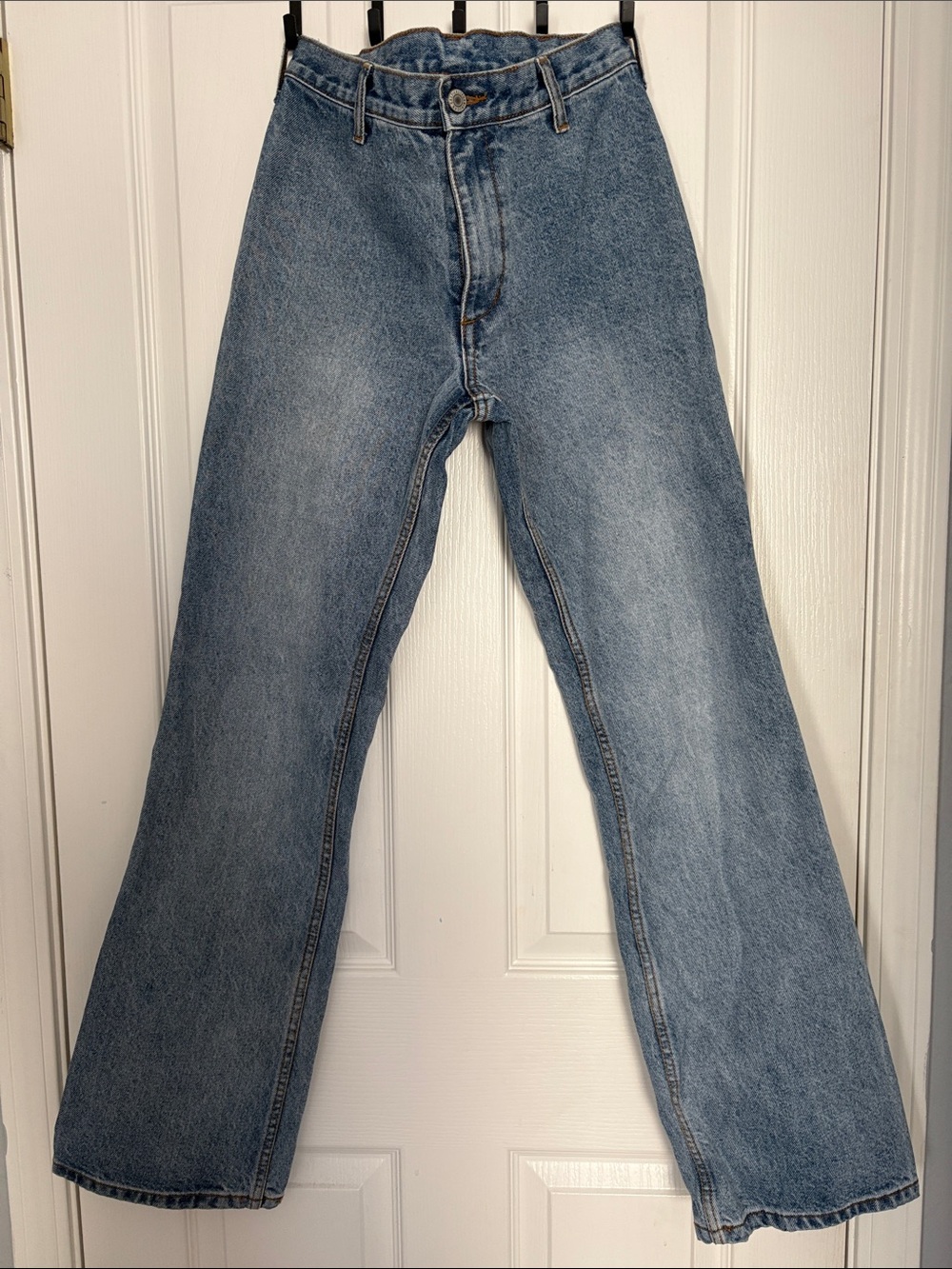 Brandy Melville / J. Galt Straight-Leg Jeans in Light Blue Denim S